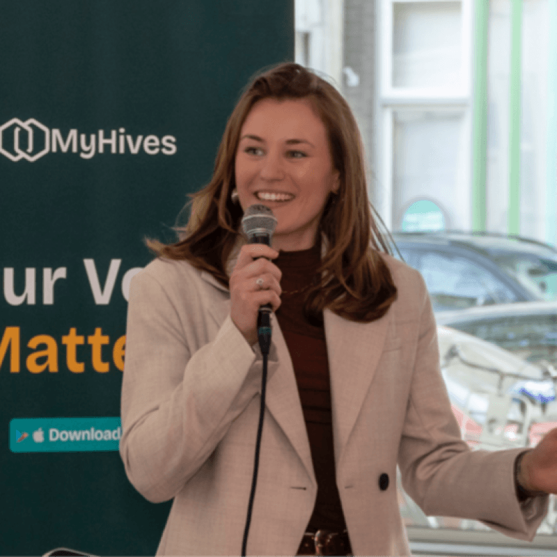 Anniek van Veldhuizen
